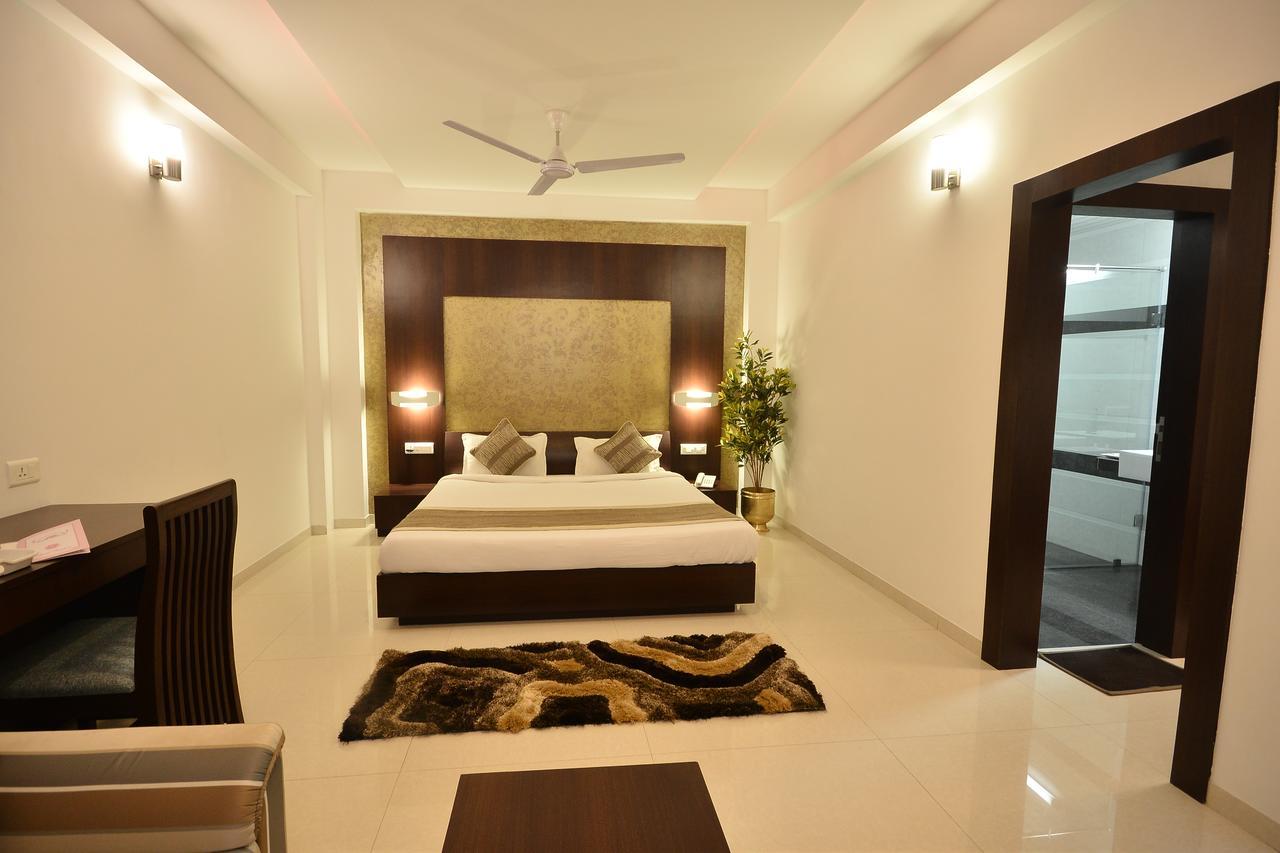 Hotel The Sentosa Rajkot Exterior foto