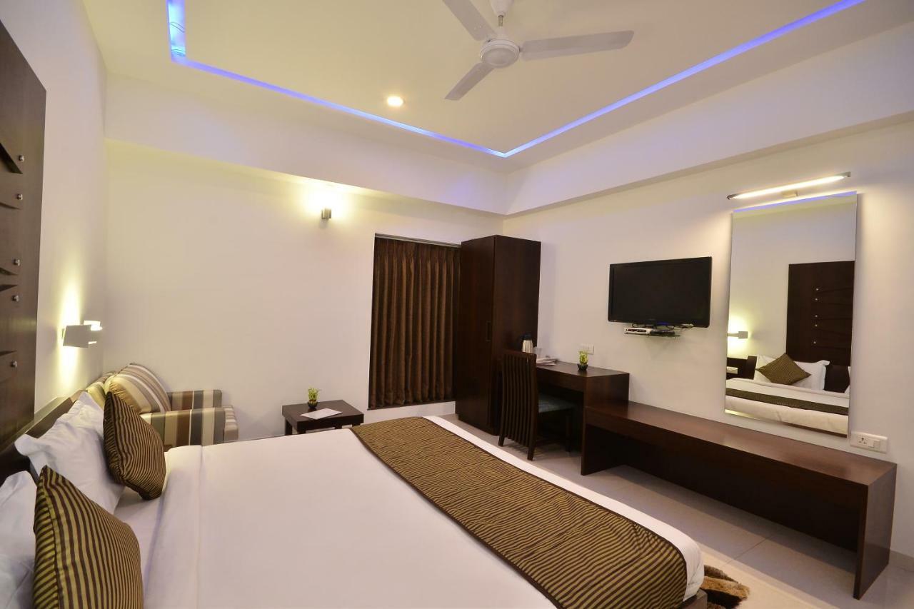 Hotel The Sentosa Rajkot Exterior foto